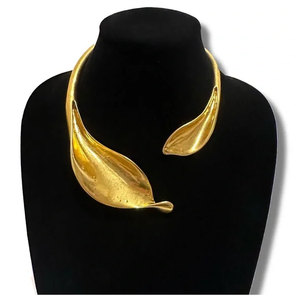 ZARA Golden Calla Lilly Statement Contemporary Hinge Choker ** GORGEOUS ** - Picture 3 of 11